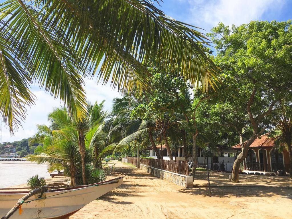 Serenity Beach Cabanas Tangalle Extérieur photo